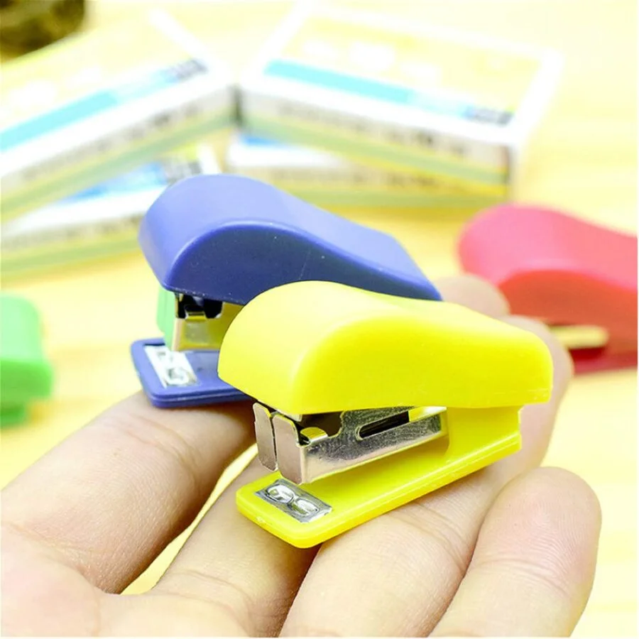 SpiderJuice 4Pcs Cute Mini Pocket Size Stapler - Image 3